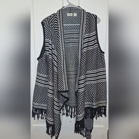 Cato Sweaters - Cato‎ Woman’s Size XL Poncho Style Shawl Minimalist Fringe Asymmetrical Western